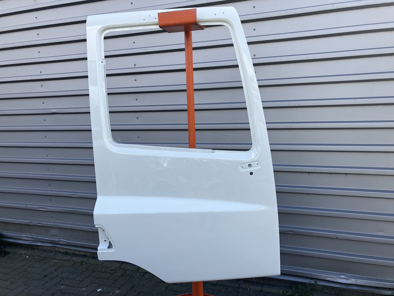 DAF CF (Meerdere types) Portier Rechts DAF 1355334 - Двері та запчастини в категорії Вантажівки: фото 1 DAF CF (Meerdere types) Portier Rechts DAF 1355334 - Двері та запчастини в категорії Вантажівки: фото 1