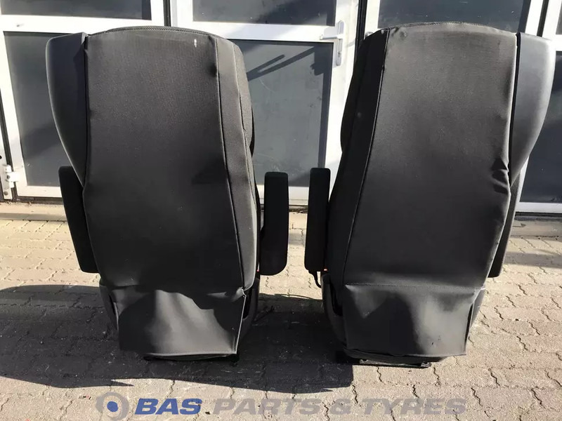 DAF XG Stoelen set DAF 2296479 - Сидіння в категорії Вантажівки: фото 3 DAF XG Stoelen set DAF 2296479 - Сидіння в категорії Вантажівки: фото 3