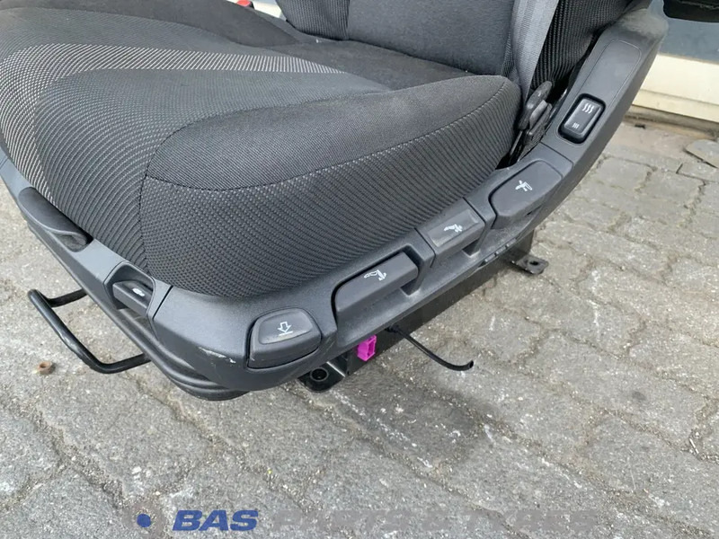 DAF XG Stoelen set DAF 2296479 - Сидіння в категорії Вантажівки: фото 5 DAF XG Stoelen set DAF 2296479 - Сидіння в категорії Вантажівки: фото 5