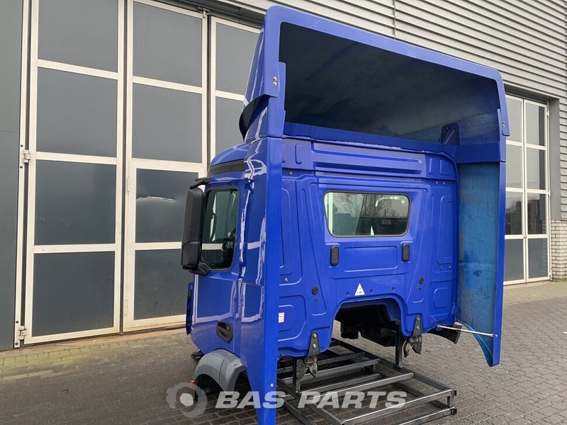 Mercedes-Benz Antos MP4 - Кабіна й інтер'єр в категорії Вантажівки: фото 3 Mercedes-Benz Antos MP4 - Кабіна й інтер'єр в категорії Вантажівки: фото 3