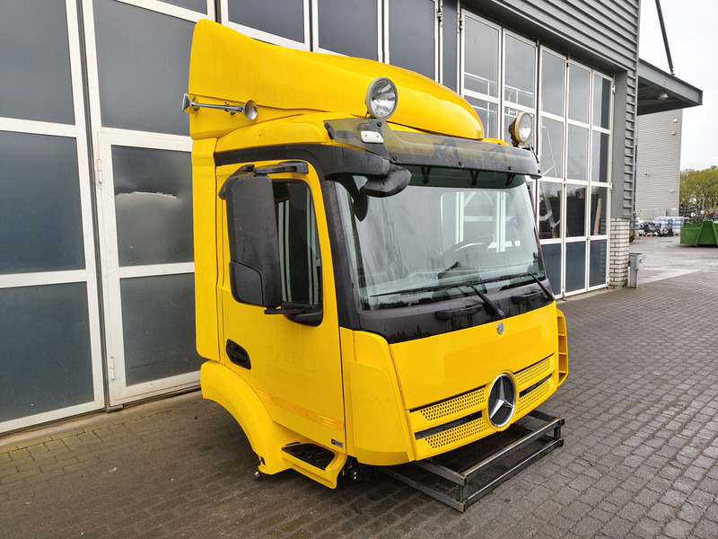 Mercedes-Benz Antos MP4 - Кабіна й інтер'єр в категорії Вантажівки: фото 2 Mercedes-Benz Antos MP4 - Кабіна й інтер'єр в категорії Вантажівки: фото 2