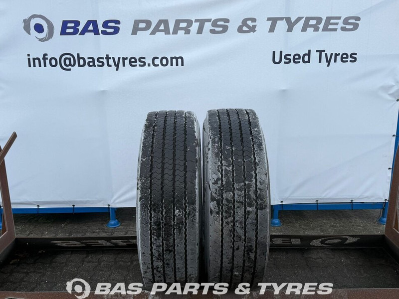 Pirelli Pirelli 315/70R22.5 RETREAD (cover) 156/150 M+S 3PMSF gebruikte set - Шина в категорії Вантажівки: фото 1 Pirelli Pirelli 315/70R22.5 RETREAD (cover) 156/150 M+S 3PMSF gebruikte set - Шина в категорії Вантажівки: фото 1