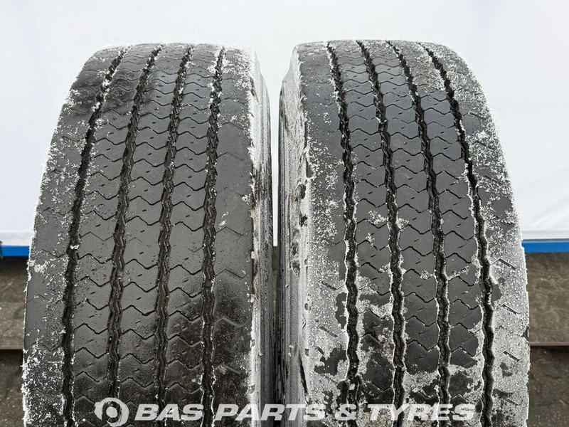 Pirelli Pirelli 315/70R22.5 RETREAD (cover) 156/150 M+S 3PMSF gebruikte set - Шина в категорії Вантажівки: фото 2 Pirelli Pirelli 315/70R22.5 RETREAD (cover) 156/150 M+S 3PMSF gebruikte set - Шина в категорії Вантажівки: фото 2