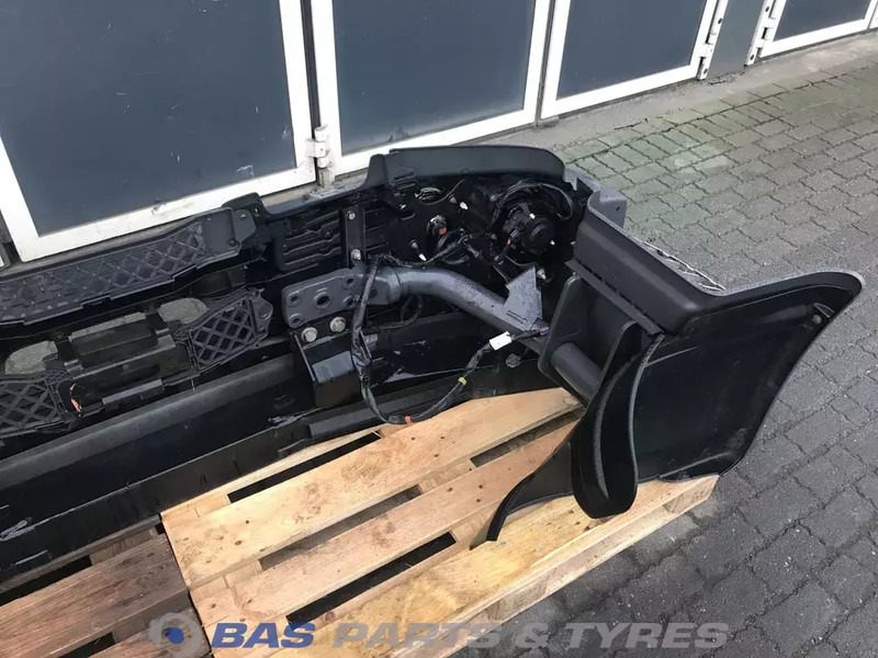 Renault D-Serie Bumper Renault 7482642303 - Бампер в категорії Вантажівки: фото 5 Renault D-Serie Bumper Renault 7482642303 - Бампер в категорії Вантажівки: фото 5