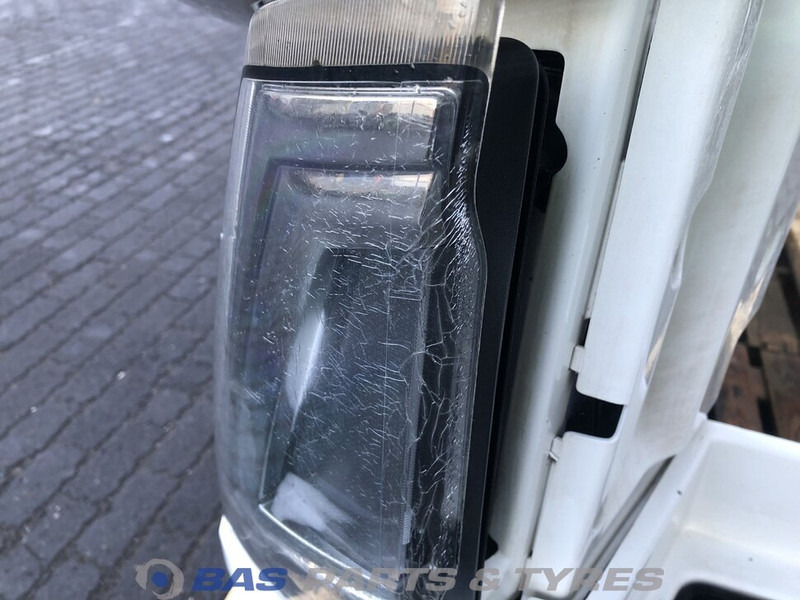 Бампер в категорії Вантажівки Renault T-Serie Bumper Renault 7423309367: фото 6