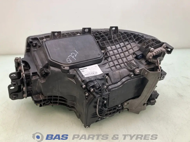 Scania Koplamp Rechts 2674391 - Передня фара в категорії Вантажівки: фото 2 Scania Koplamp Rechts 2674391 - Передня фара в категорії Вантажівки: фото 2