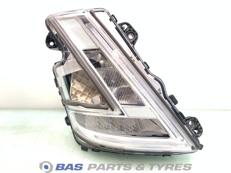 Volvo FH4 - Передня фара в категорії Вантажівки: фото 1 Volvo FH4 - Передня фара в категорії Вантажівки: фото 1