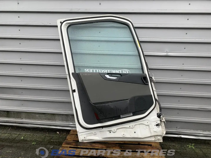 Volvo FH4 Portier Links Volvo 82183078 - Двері та запчастини в категорії Вантажівки: фото 2 Volvo FH4 Portier Links Volvo 82183078 - Двері та запчастини в категорії Вантажівки: фото 2