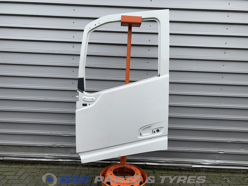 Volvo FH4 Portier Links Volvo 82183078 - Двері та запчастини в категорії Вантажівки: фото 1 Volvo FH4 Portier Links Volvo 82183078 - Двері та запчастини в категорії Вантажівки: фото 1