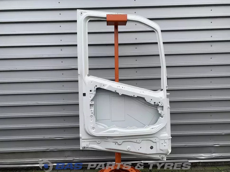 Volvo FH4 Portier Links Volvo 82183078 - Двері та запчастини в категорії Вантажівки: фото 2 Volvo FH4 Portier Links Volvo 82183078 - Двері та запчастини в категорії Вантажівки: фото 2