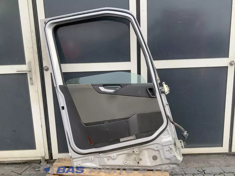 Volvo FH4 Portier Links Volvo 82183078 - Двері та запчастини в категорії Вантажівки: фото 2 Volvo FH4 Portier Links Volvo 82183078 - Двері та запчастини в категорії Вантажівки: фото 2