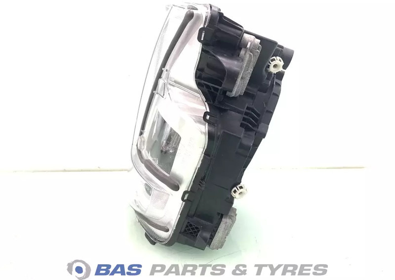 Volvo FH4B - Передня фара в категорії Вантажівки: фото 2 Volvo FH4B - Передня фара в категорії Вантажівки: фото 2