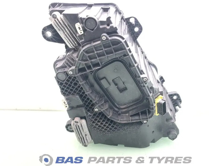 Volvo FH4B - Передня фара в категорії Вантажівки: фото 3 Volvo FH4B - Передня фара в категорії Вантажівки: фото 3