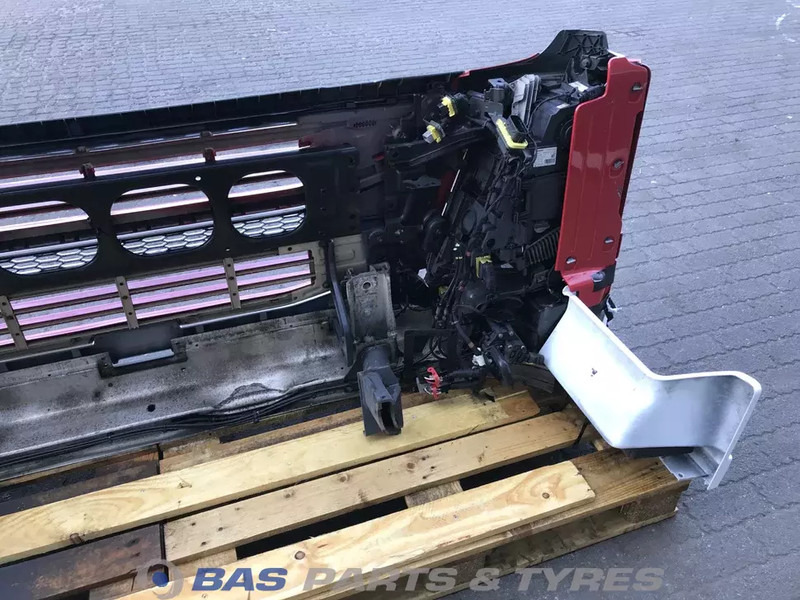 Volvo FM4 Bumper Volvo 21221129 - Бампер в категорії Вантажівки: фото 5 Volvo FM4 Bumper Volvo 21221129 - Бампер в категорії Вантажівки: фото 5