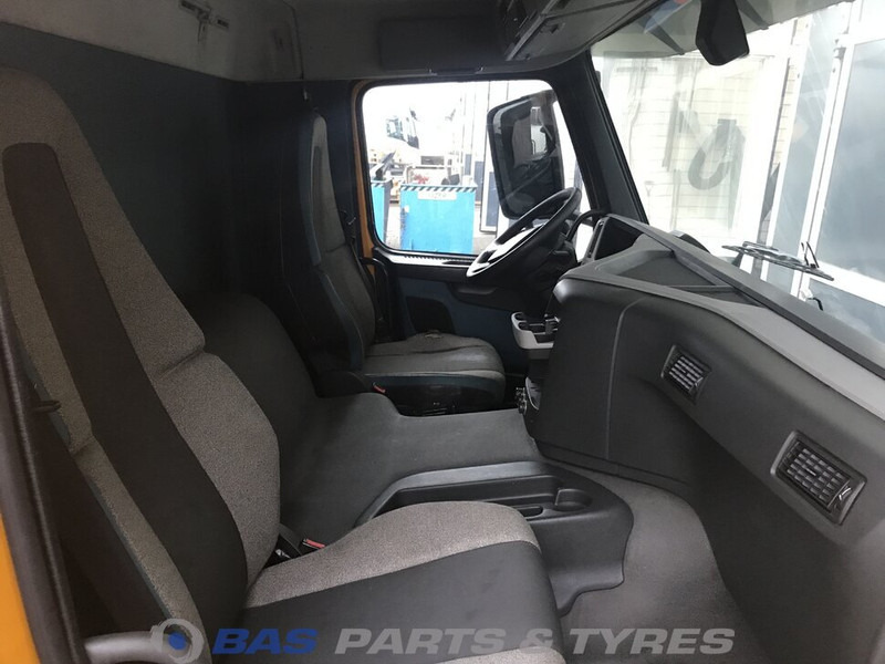 Volvo FM4 Volvo Day Cab L1EH1 3175942 - Кабіна й інтер'єр в категорії Вантажівки: фото 5 Volvo FM4 Volvo Day Cab L1EH1 3175942 - Кабіна й інтер'єр в категорії Вантажівки: фото 5