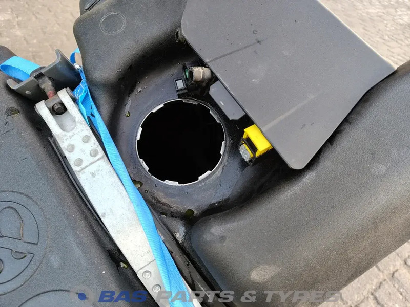 Запчастини в категорії Вантажівки DAF XG DAF AdBlue tank 2297062: фото 9
