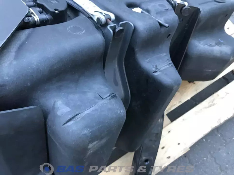 Запчастини в категорії Вантажівки DAF XG DAF AdBlue tank 2297062: фото 8