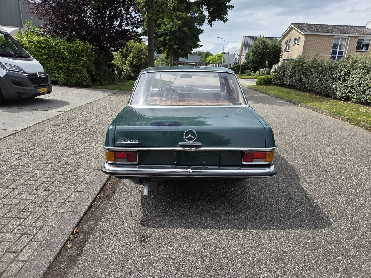 Седан Mercedes-Benz 220 (W115) sedan: фото 6