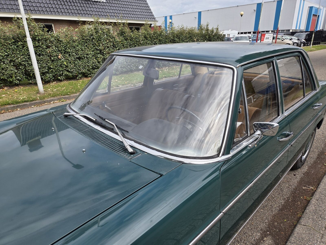 Седан Mercedes-Benz 220 (W115) sedan: фото 18