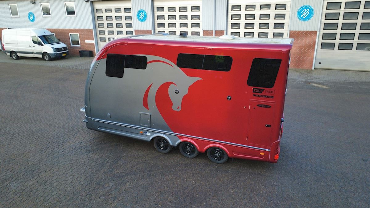 Equi-Trek Star-Treka - Причіп коневоз: фото 2 Equi-Trek Star-Treka - Причіп коневоз: фото 2