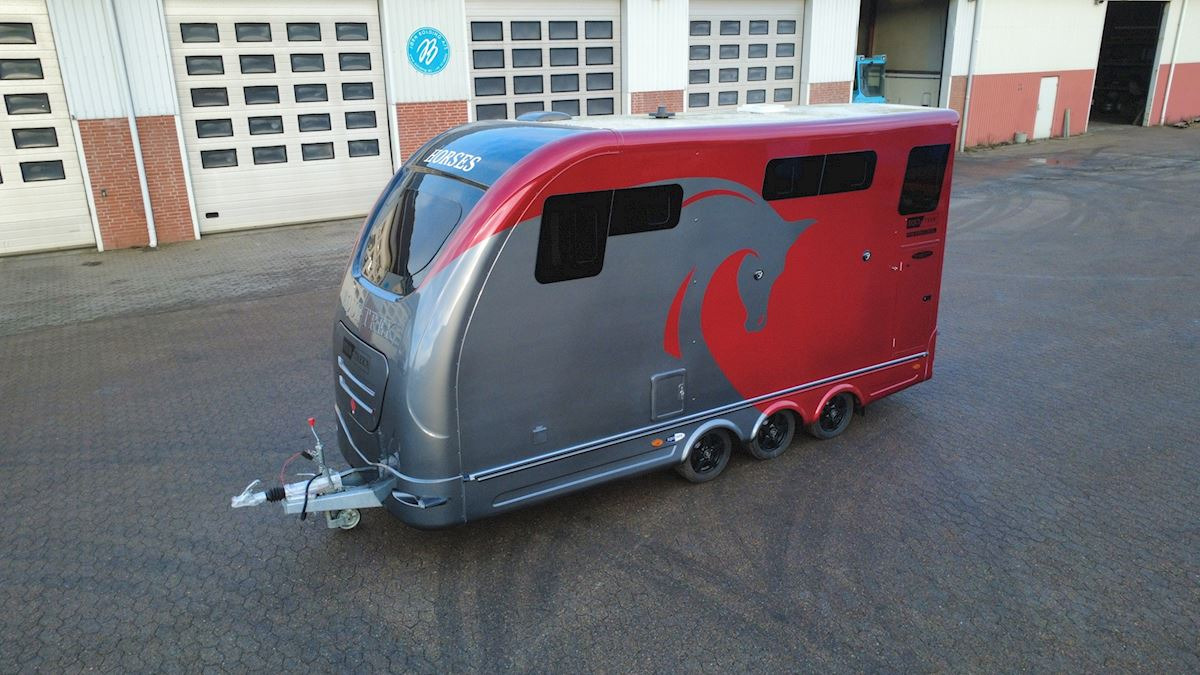 Equi-Trek Star-Treka - Причіп коневоз: фото 1 Equi-Trek Star-Treka - Причіп коневоз: фото 1