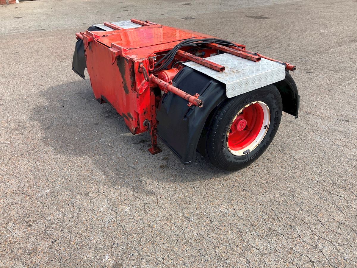 Doll - Причіп: фото 1 Doll - Причіп: фото 1