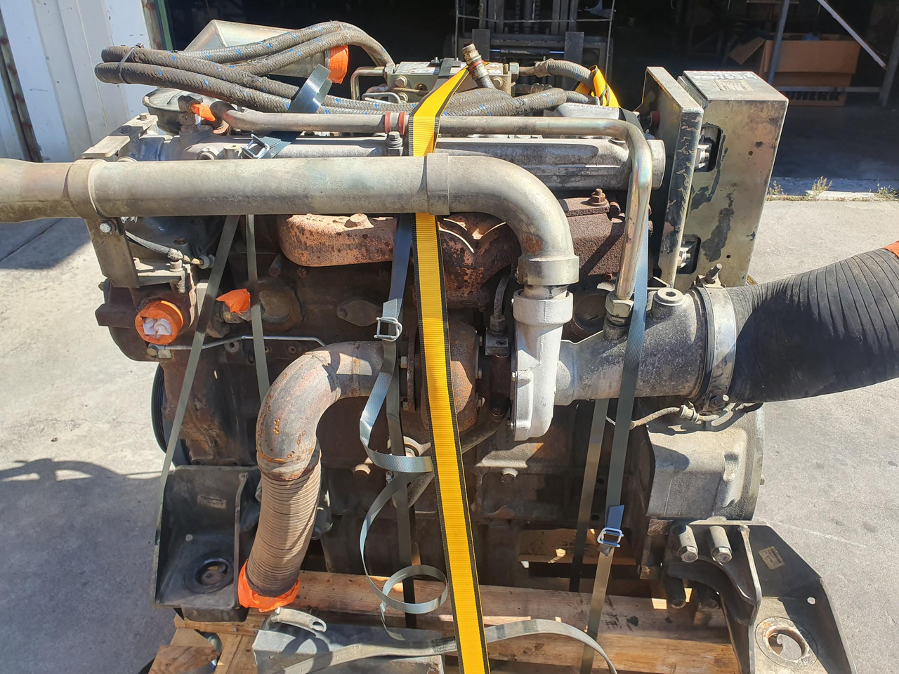 LIEBHERR D924 TI E A4 - Двигун в категорії Будівельна техніка: фото 2 LIEBHERR D924 TI E A4 - Двигун в категорії Будівельна техніка: фото 2