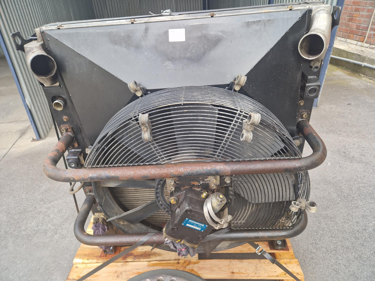 RADIADOR LIEBHERR R914B - Радіатор в категорії Будівельна техніка: фото 3 RADIADOR LIEBHERR R914B - Радіатор в категорії Будівельна техніка: фото 3