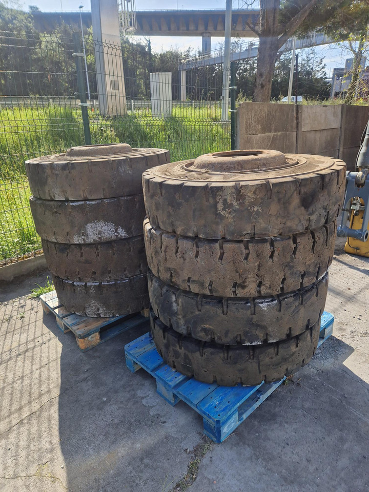 RUEDAS MACIZAS 12.00R20 - Колесо в категорії Будівельна техніка: фото 4 RUEDAS MACIZAS 12.00R20 - Колесо в категорії Будівельна техніка: фото 4