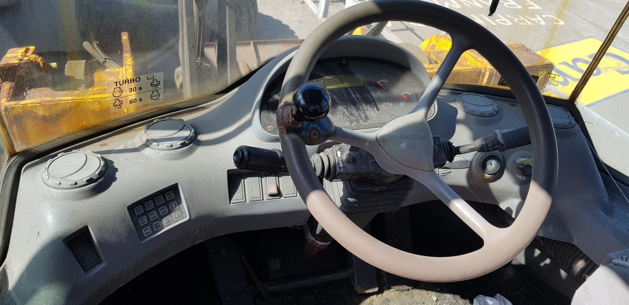 VOLVO L90D S/N 33264 - Колісний навантажувач: фото 3 VOLVO L90D S/N 33264 - Колісний навантажувач: фото 3