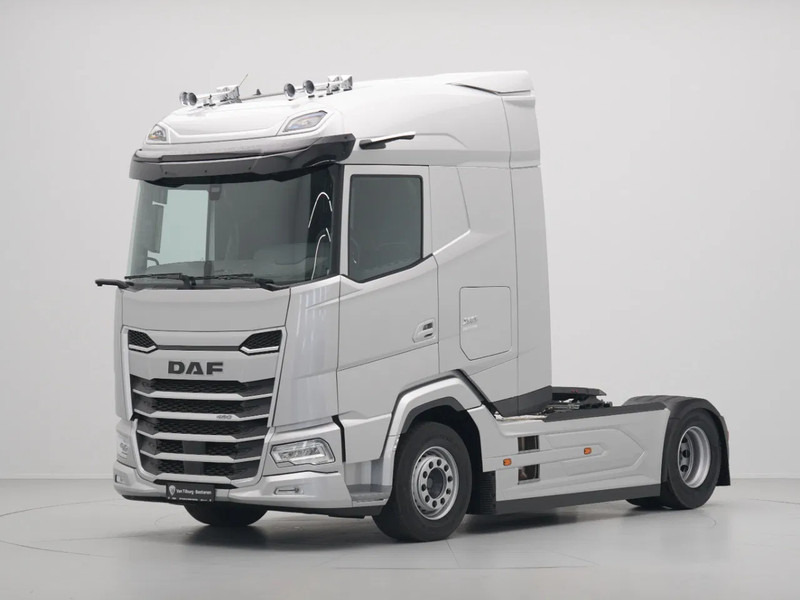 DAF XG 480 FT DVS LEATHER PTO-PREP B3-ALARM SILVER METALLIC (J5320MESI) VECTO 2 - Тягач: фото 1 DAF XG 480 FT DVS LEATHER PTO-PREP B3-ALARM SILVER METALLIC (J5320MESI) VECTO 2 - Тягач: фото 1