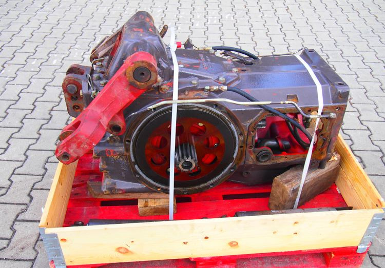 Części do Ciągnika Massey Ferguson MF 3000, 6000 Tylny most z podnośnikiem od MF 3000, 6000 - Задня вісь в категорії Сільськогосподарська техніка: фото 1 Części do Ciągnika Massey Ferguson MF 3000, 6000 Tylny most z podnośnikiem od MF 3000, 6000 - Задня вісь в категорії Сільськогосподарська техніка: фото 1