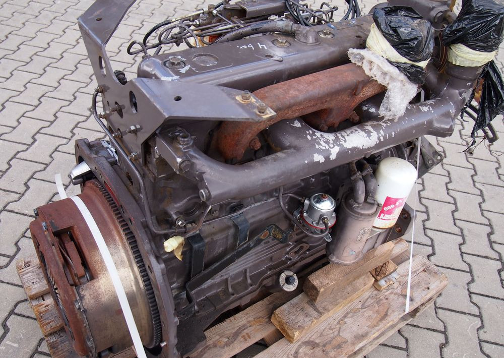 Części do Ciągnika Massey Ferguson MF 3000 Silnik 6 cylindrowy Perkins A6.354
Ciśnienie oleju na wolnych obrotach 4bary - Двигун в категорії Сільськогосподарська техніка: фото 5 Części do Ciągnika Massey Ferguson MF 3000 Silnik 6 cylindrowy Perkins A6.354
Ciśnienie oleju na wolnych obrotach 4bary - Двигун в категорії Сільськогосподарська техніка: фото 5