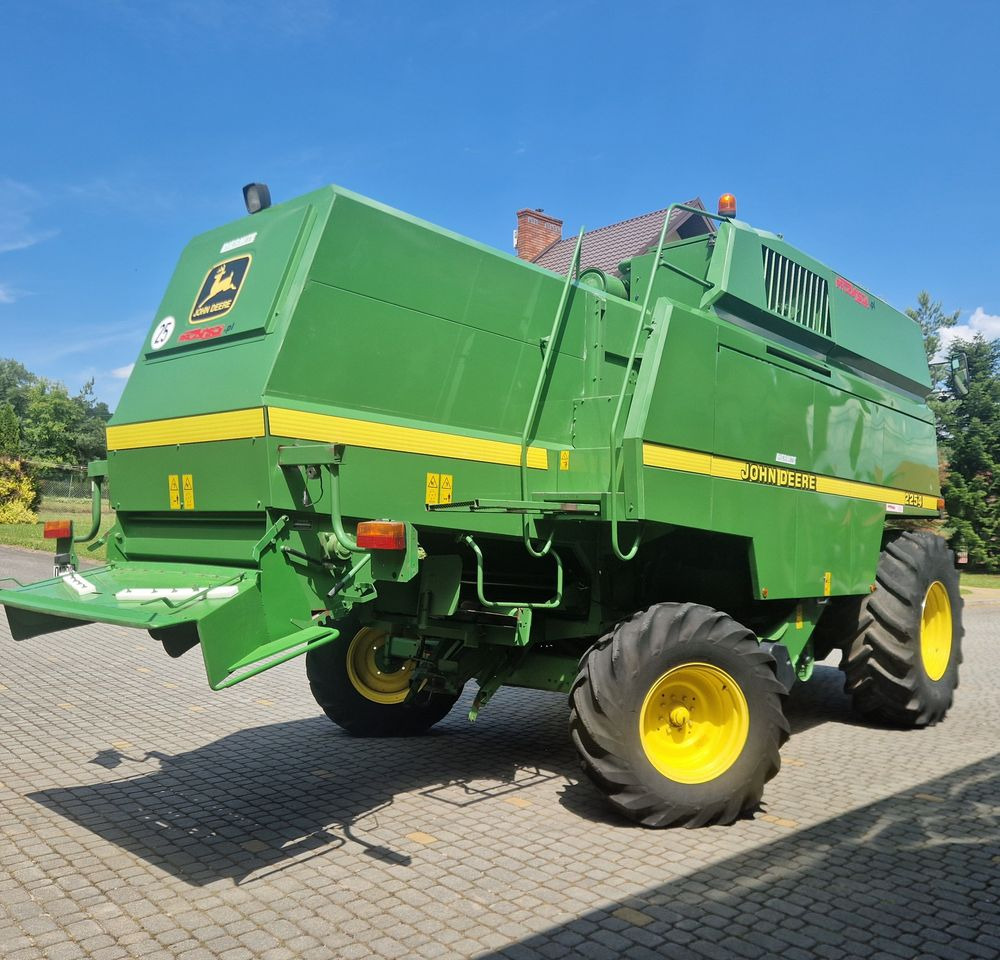 Kombajn zbożawy John deere 2254 2000 Kombajn John Deere JD - Зернозбиральний комбайн: фото 3 Kombajn zbożawy John deere 2254 2000 Kombajn John Deere JD - Зернозбиральний комбайн: фото 3
