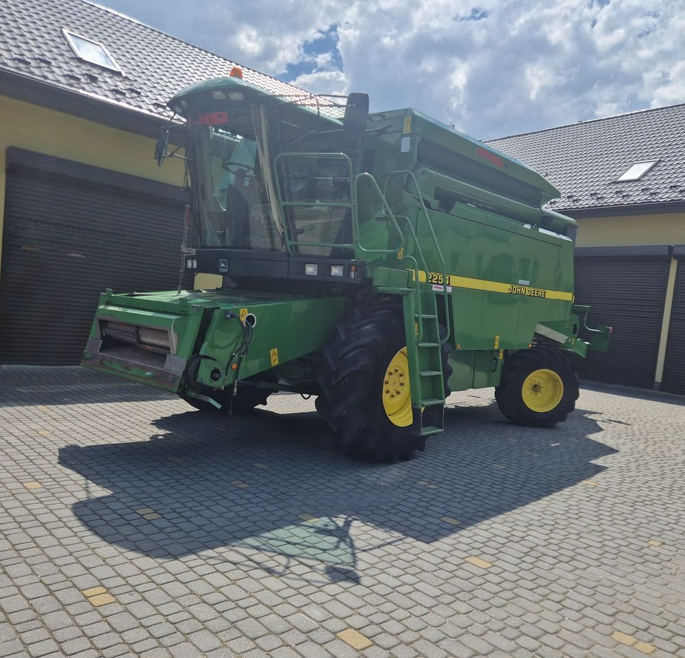 Kombajn zbożawy John deere 2254 2000 Kombajn John Deere JD - Зернозбиральний комбайн: фото 2 Kombajn zbożawy John deere 2254 2000 Kombajn John Deere JD - Зернозбиральний комбайн: фото 2