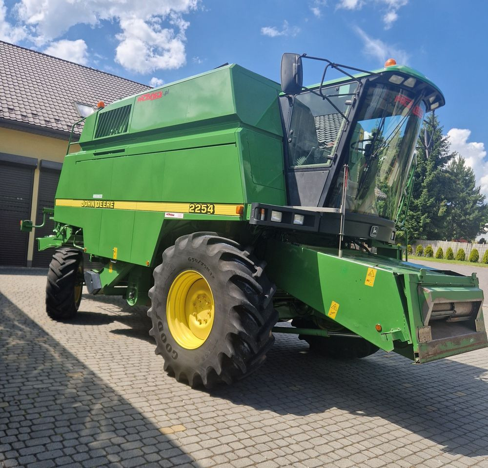 Kombajn zbożawy John deere 2254 2000 Kombajn John Deere JD - Зернозбиральний комбайн: фото 1 Kombajn zbożawy John deere 2254 2000 Kombajn John Deere JD - Зернозбиральний комбайн: фото 1