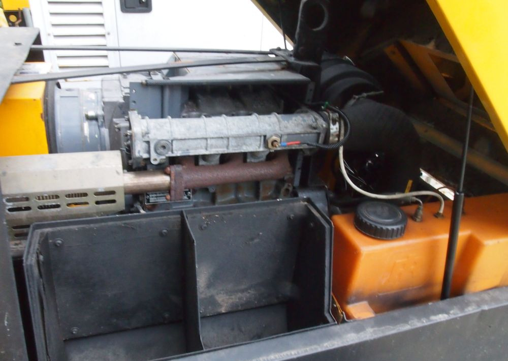 Kompresor Ingersoll Rand IR P130WD 2000 Kompresor Ingersoll Rand P130WD 30 kW - Повітряний компресор: фото 4 Kompresor Ingersoll Rand IR P130WD 2000 Kompresor Ingersoll Rand P130WD 30 kW - Повітряний компресор: фото 4