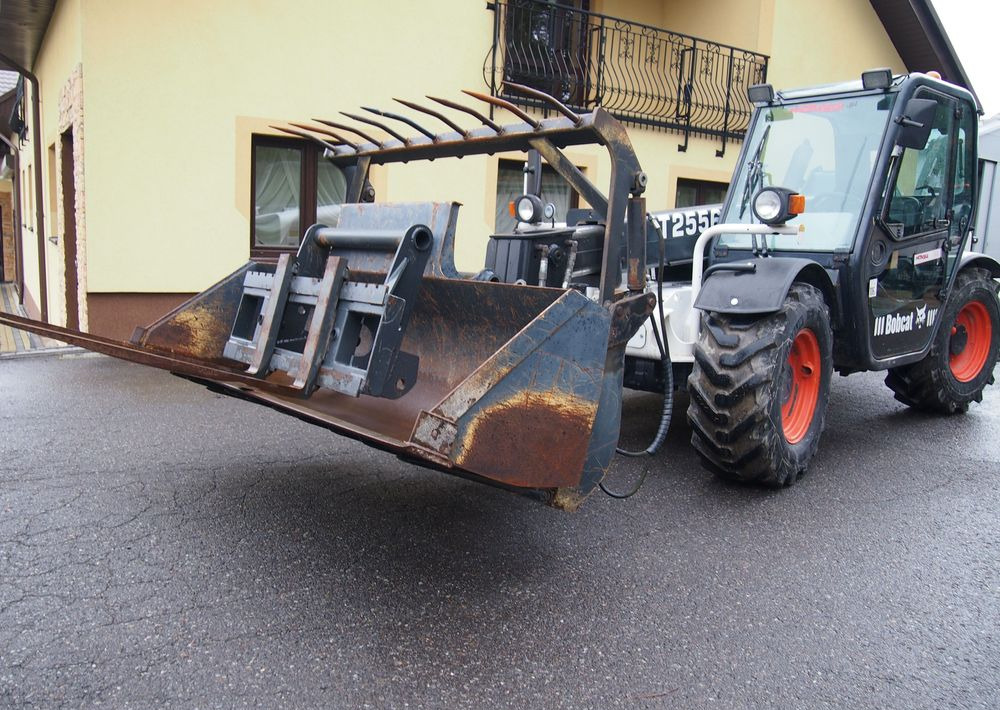 Ładowarka teleskopowa Bobcat T2556 2005 Ładowarka teleskopowa BOBCAT - Навантажувач телескопічний: фото 3 Ładowarka teleskopowa Bobcat T2556 2005 Ładowarka teleskopowa BOBCAT - Навантажувач телескопічний: фото 3