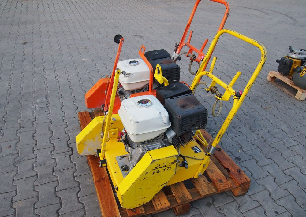 Piła do cięcia GOLZ FS 170 2006 PIŁA DO CIĘCIA asfaltu i betonu - Будівельне обладнання: фото 4 Piła do cięcia GOLZ FS 170 2006 PIŁA DO CIĘCIA asfaltu i betonu - Будівельне обладнання: фото 4