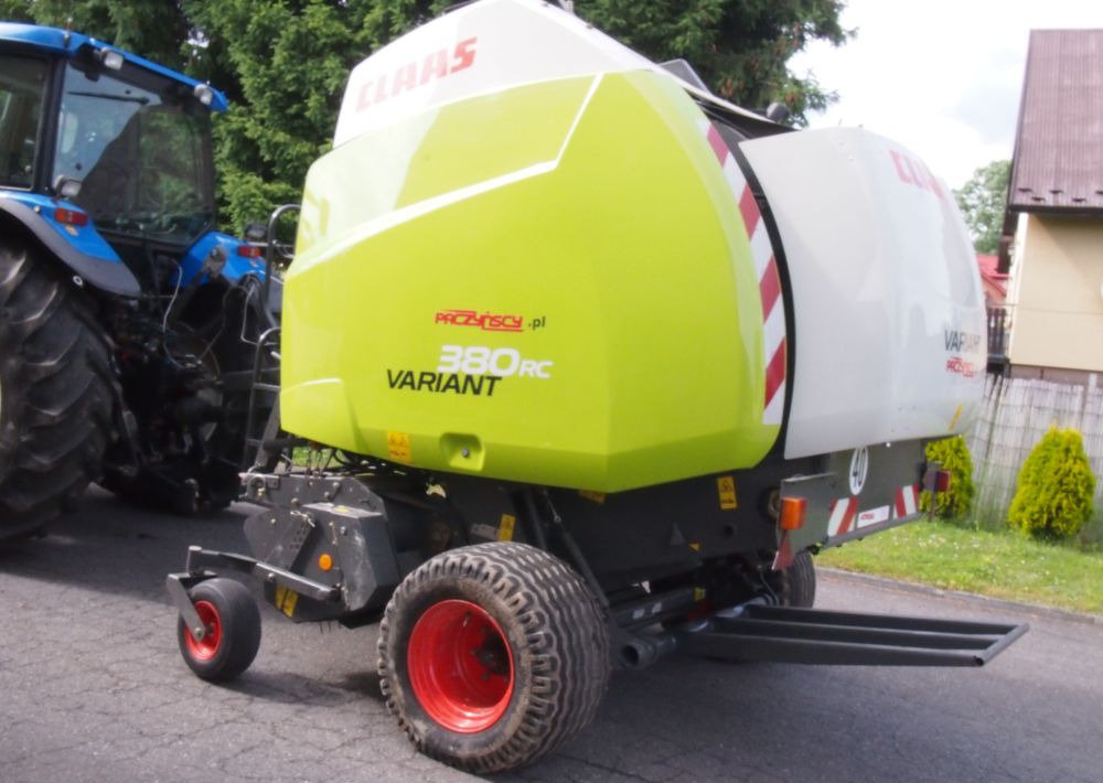 Prasa Claas VARIANT 380 RC 2014 Prasa rolująca z nożami i opuszczana podłoga - Прес-підбирач рулонний: фото 2 Prasa Claas VARIANT 380 RC 2014 Prasa rolująca z nożami i opuszczana podłoga - Прес-підбирач рулонний: фото 2