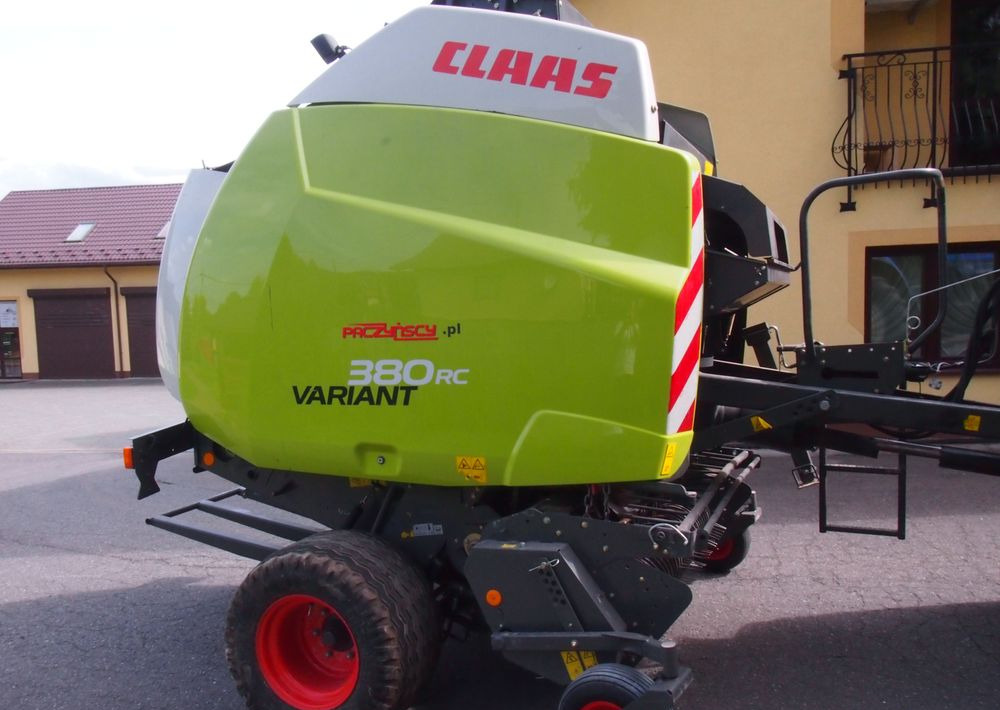 Prasa Claas VARIANT 380 RC 2014 Prasa rolująca z nożami i opuszczana podłoga - Прес-підбирач рулонний: фото 3 Prasa Claas VARIANT 380 RC 2014 Prasa rolująca z nożami i opuszczana podłoga - Прес-підбирач рулонний: фото 3