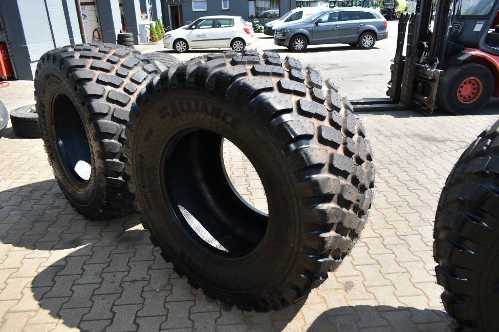 Alliance 600/55R26.5 / 882/ 165D /Steel Belted TL - Шина в категорії Сільськогосподарська техніка: фото 4 Alliance 600/55R26.5 / 882/ 165D /Steel Belted TL - Шина в категорії Сільськогосподарська техніка: фото 4