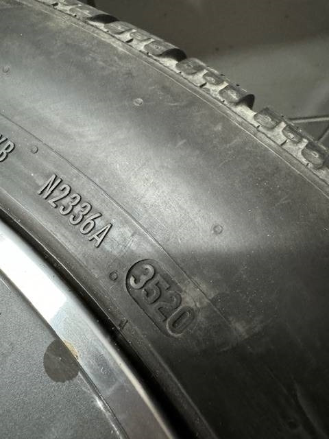 Pirelli P ZERO Winter 255/45/19 - Шина в категорії Вантажівки: фото 4 Pirelli P ZERO Winter 255/45/19 - Шина в категорії Вантажівки: фото 4
