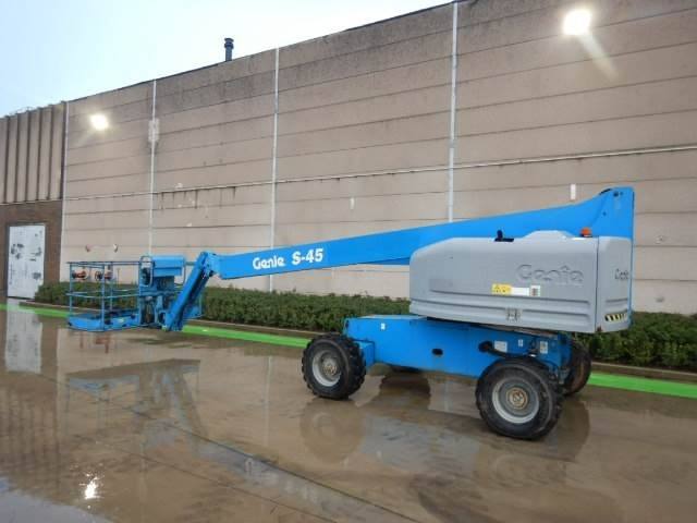 Genie S45  - Телескопічний підйомник: фото 3 Genie S45  - Телескопічний підйомник: фото 3