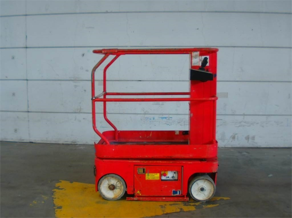 Snorkel TM12 - Вертикальний щогловий підйомник: фото 1 Snorkel TM12 - Вертикальний щогловий підйомник: фото 1