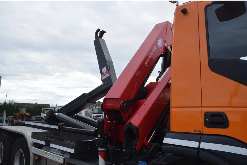 Гаковий мультиліфт вантажівка Iveco Trakker AD260T36: фото 18