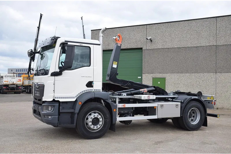 MAN TGM 18.320 - Гаковий мультиліфт вантажівка: фото 3 MAN TGM 18.320 - Гаковий мультиліфт вантажівка: фото 3