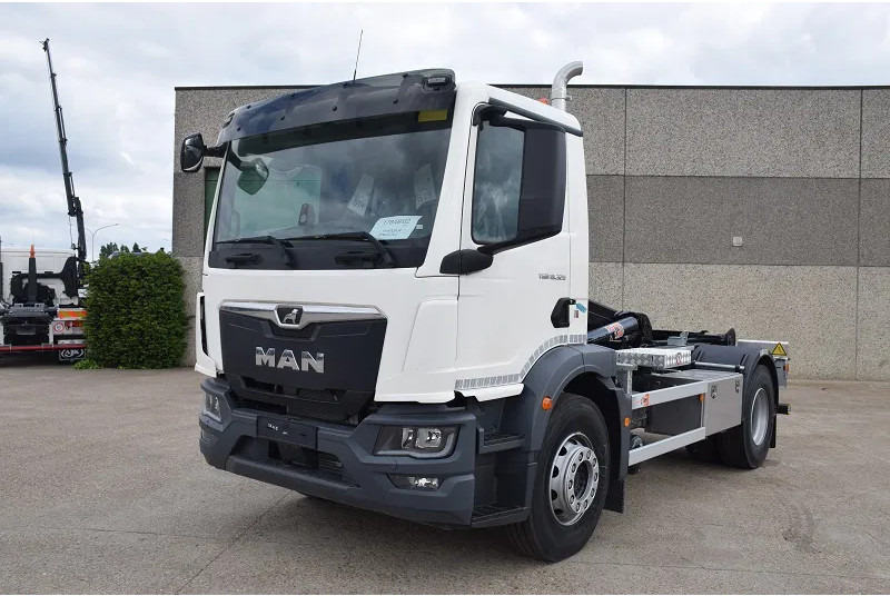 MAN TGM 18.320 - Гаковий мультиліфт вантажівка: фото 4 MAN TGM 18.320 - Гаковий мультиліфт вантажівка: фото 4