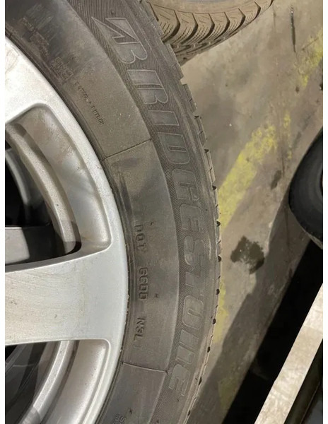 Bridgestone *Mercedes velgen 17 inch met Bridgestone banden*235/60 R17 - Шини і диски в категорії Легкові автомобілі: фото 3 Bridgestone *Mercedes velgen 17 inch met Bridgestone banden*235/60 R17 - Шини і диски в категорії Легкові автомобілі: фото 3