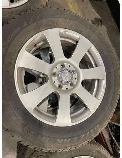 Bridgestone *Mercedes velgen 17 inch met Bridgestone banden*235/60 R17 - Шини і диски в категорії Легкові автомобілі: фото 2 Bridgestone *Mercedes velgen 17 inch met Bridgestone banden*235/60 R17 - Шини і диски в категорії Легкові автомобілі: фото 2